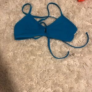 Jolyn vent bikini top. MEDIUM